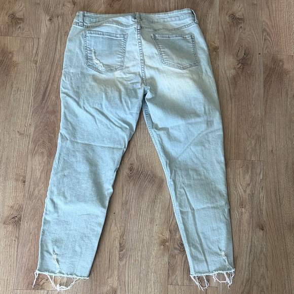 Just USA Light Blue Distressed Ankle Jeans - Picture 3 of 3